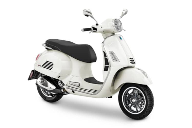 Piaggio Vespa 300cc Scooter Rental in Dubrovnik