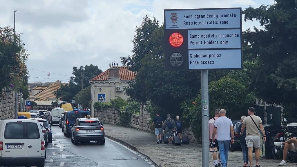 Dubrovnik Special Traffic Regulation Zone entrance at Ilijina Glavica